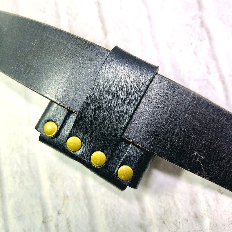 Bluetooth-Kopfhörer-Etui aus L – Saddle Bag Leather Bewertung und Preis