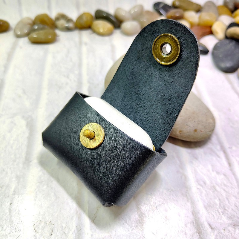 Bluetooth-Kopfhörer-Etui aus L – Saddle Bag Leather Bewertung und Preis