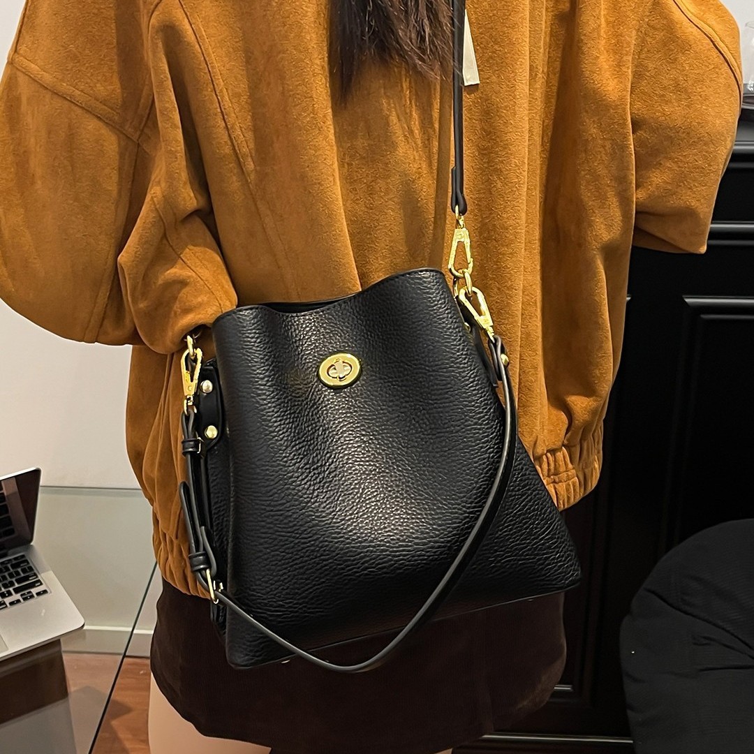 Mode PU leder Frauen Handtasch – Women Bags For Airport Bewertung und Preis