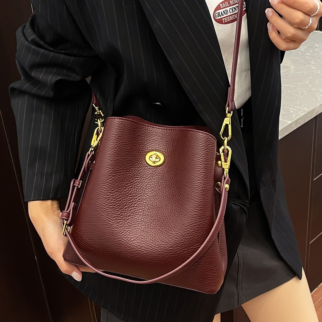 Mode PU leder Frauen Handtasch – Women Bags For Airport Bewertung und Preis
